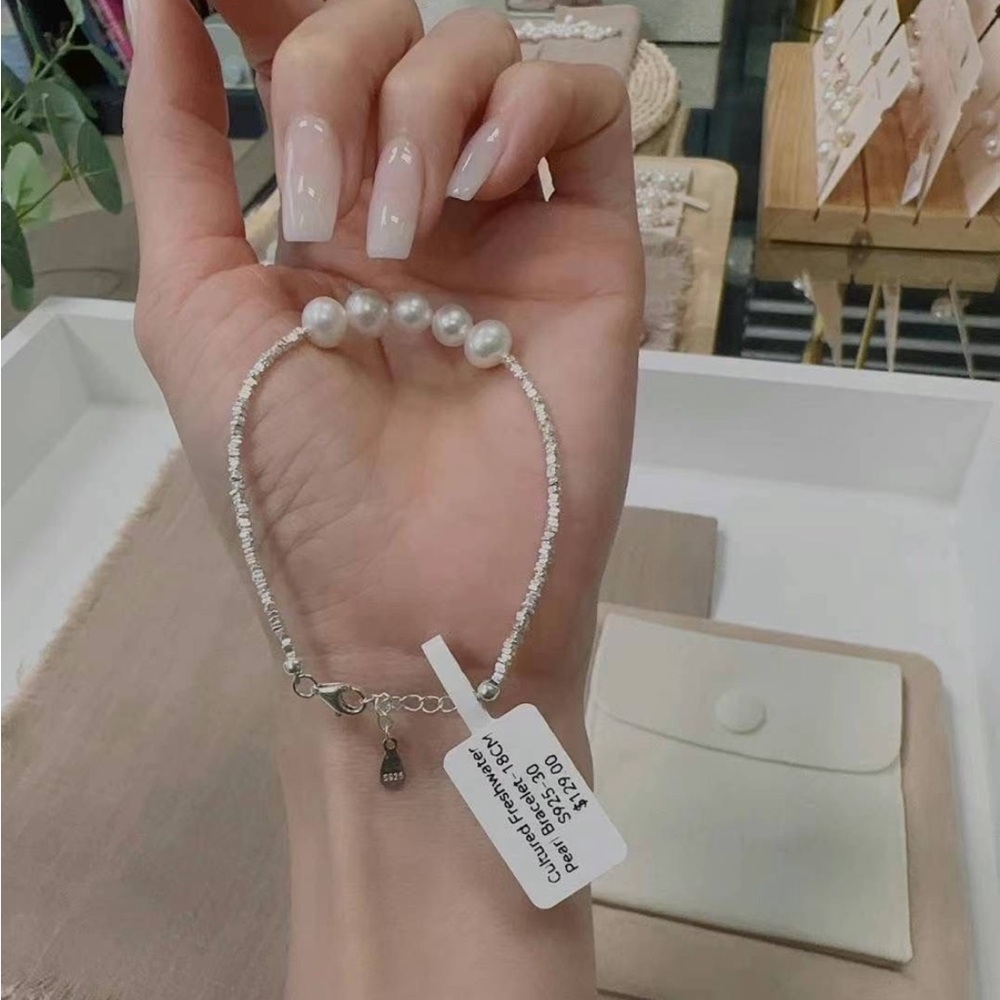 Necklace and bracelet set - Picture 6 of 13
